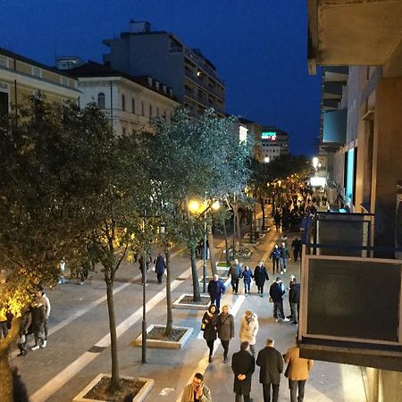 Domus Corso Umberto 18 B&B Pescara Ngoại thất bức ảnh