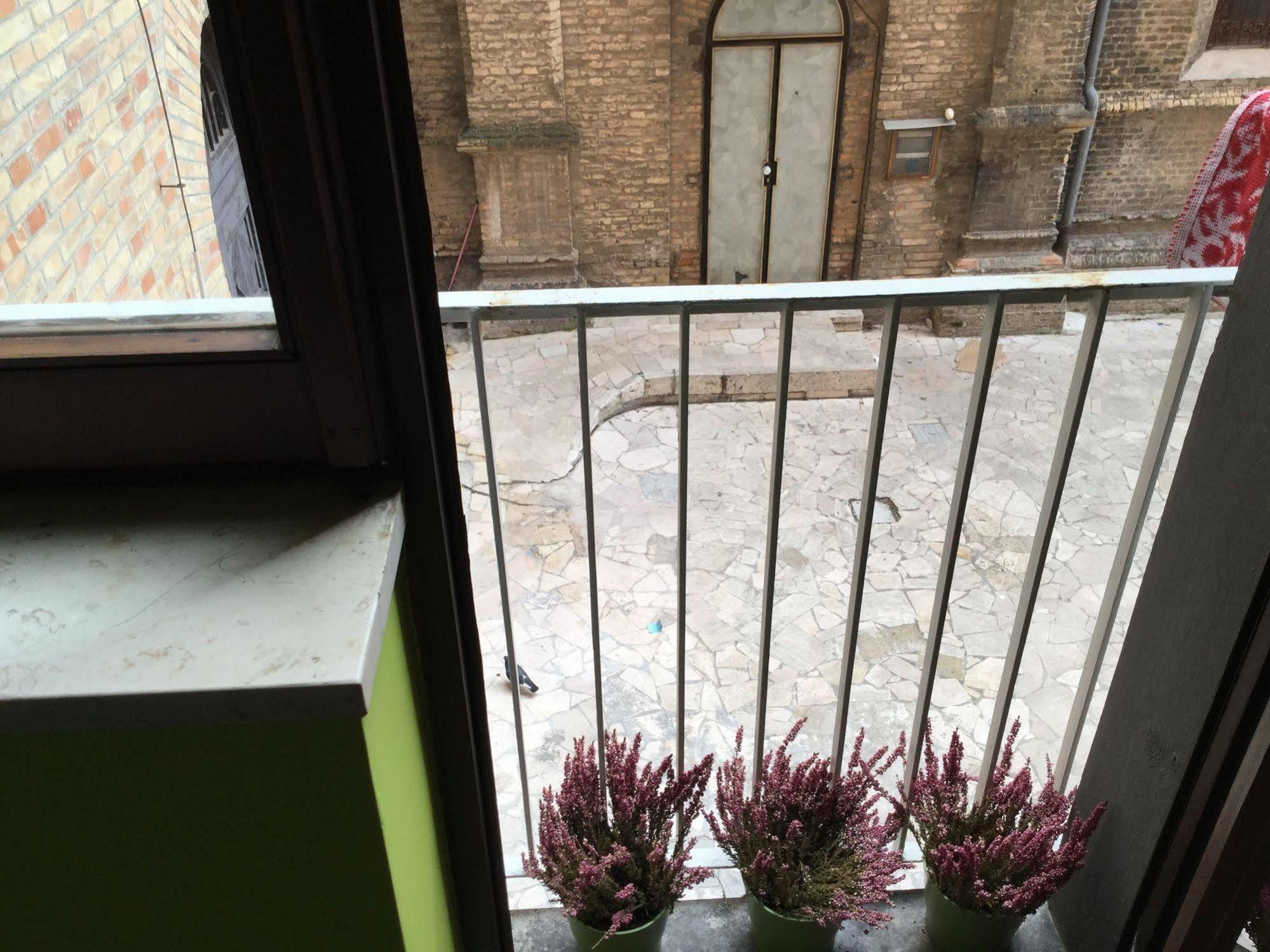 Domus Corso Umberto 18 B&B Pescara Ngoại thất bức ảnh