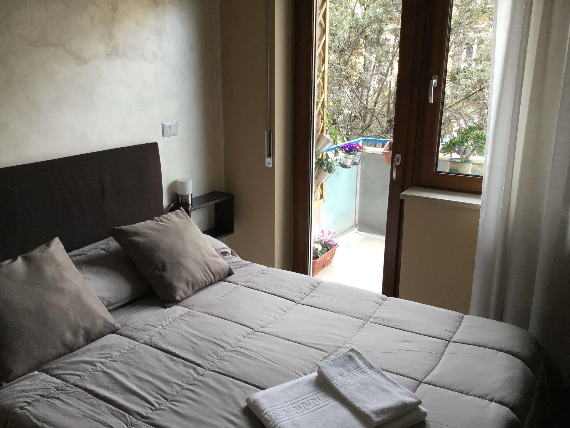 Domus Corso Umberto 18 B&B Pescara Ngoại thất bức ảnh